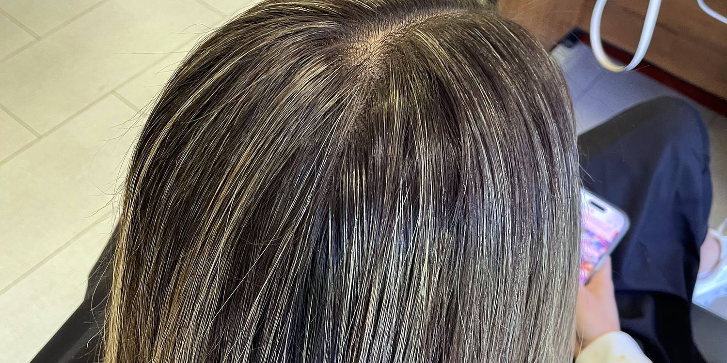 Cabello liso y sedoso tras una keratina brasileña, tratamiento a domicilio en Quito