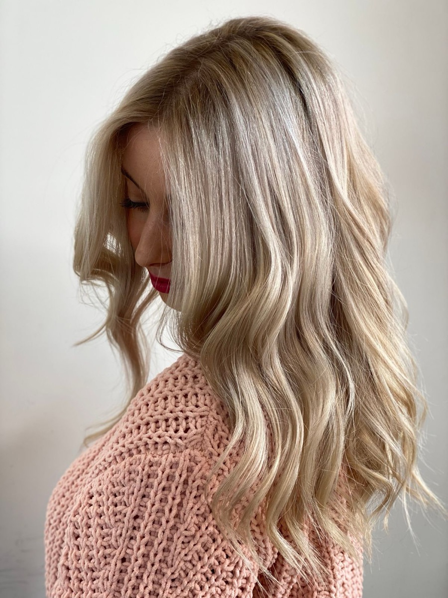 Balayage tonos miel en cabello largo