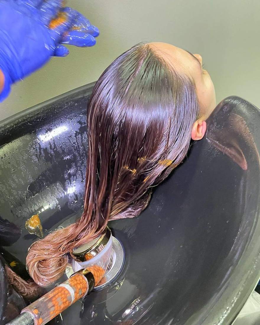 Violet toner at the basin to neutralise brassy tones, Quito